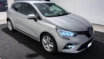 Usata Renault Clio V Business 90 CV (66 kW) 2022 Argento metallizzato Berlina