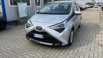 Usata Toyota Aygo Business Edition 72 CV (52 kW) 2019 Grigio Utilitaria