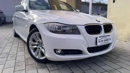 Bianco Usata 2011 BMW 320 Tre volumi | 8600 € (Molto cara)