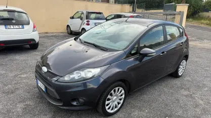 Usata Ford Fiesta 60 CV (44 kW) 2011 Marrone Berlina
