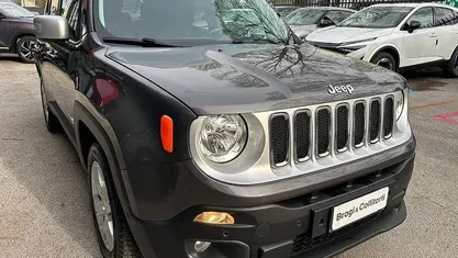 Usata Jeep Renegade Limited 140 CV (102 kW) 2017 Grigio SUV