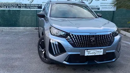 Begagnad Peugeot 2008 Allure 102 HK (75 kW) 2025 Grå SUV