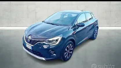 Begagnad Renault Captur Intens 101 HK (74 kW) 2023 Grå SUV