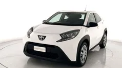 Bianco Usata 2023 Toyota Aygo Active Due volumi | 14.150 € (Buon prezzo)