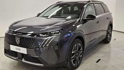 Usata 2025 Peugeot 5008 Allure SUV | 31.990 € (Buon prezzo)