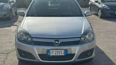 Argento Usata 2005 Opel Astra Cosmo Tre volumi | 2950 € (Buon prezzo)
