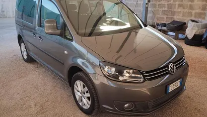 Usata VW Caddy Highline 102 CV (75 kW) 2011 Monovolume