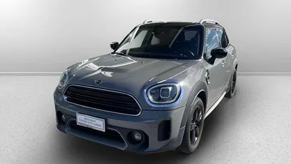 Moonwalk grey metallic Usata 2022 Mini Cooper Countryman Business SUV | 26.500 € (Buon prezzo)