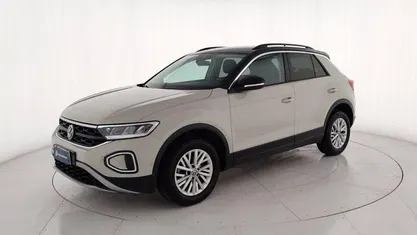 Usata 2023 VW T-Roc Life SUV | 21.700 € (Buon prezzo)