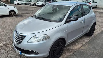 Usata Lancia Ypsilon Platinum 85 CV (62 kW) 2015 Utilitaria