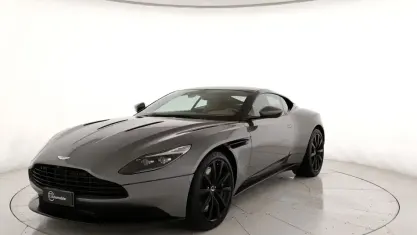 Usata Aston Martin DB11 608 CV (447 kW) 2017 Grigio Coupé