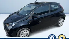 Nero metallizzato Usata 2021 Toyota Aygo X-play Due volumi | 12.900 € (Buon prezzo)