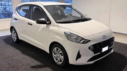 Usata Hyundai i10 Advanced 67 CV (49 kW) 2022 Bianco pastello Utilitaria