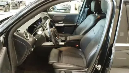 Usata Mercedes GLB180 116 CV (85 kW) 2023 Nero SUV
