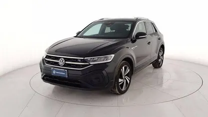 Nero metallizzato Usata 2022 VW T-Roc R-line SUV | 21.000 € (Buon prezzo)