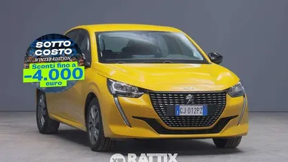 Giallo Usata 2022 Peugeot 208 Active Due volumi | 13.538 € (Buon prezzo)