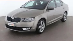 Grigio Usata 2014 Skoda Octavia Executive Tre volumi | 9099 € (Buon prezzo)
