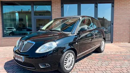 Usata Lancia Ypsilon 60 CV (44 kW) 2008 Nero Utilitaria