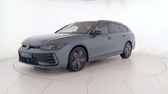Grün Gebraucht 2024 VW Passat R-line Kombi | 40.900 € (Superpreis)
