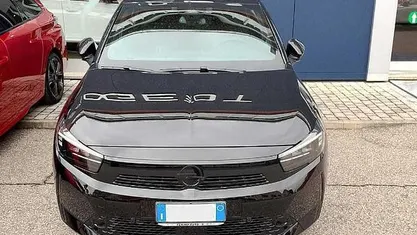 Nero Nuova 2025 Opel Corsa Due volumi | 17.900 € (Buon prezzo)