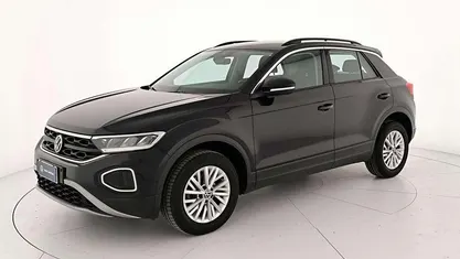 Deep black perlato Usata 2024 VW T-Roc Life SUV | 28.500 € (Buon prezzo)