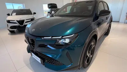 Nuova Alfa Romeo GT Junior 145 CV (106 kW) 2025 Bluazzurro