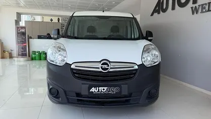 Bianco Usata 2017 Opel Combo Monovolume | 4800 € (Ottimo prezzo)