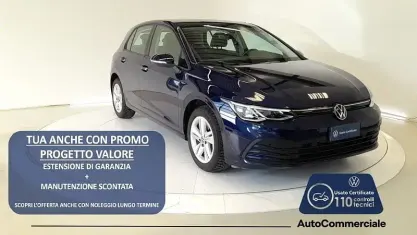 Usata VW Golf VIII Life 131 CV (96 kW) 2023 Blu Berlina