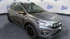 Grigio Nuova 2025 Dacia Sandero Extreme Tre volumi | 17.990 € (Buon prezzo)