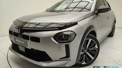 Usata Lancia Ypsilon 110 CV (80 kW) 2025 Grigio Utilitaria