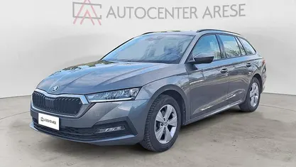 Begagnad Skoda Octavia Executive 150 HK (110 kW) 2023 Grå Kombi