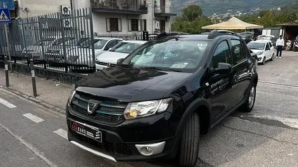 Usata 2015 Dacia Sandero Ambiance Due volumi | 8999 € (Buon prezzo)