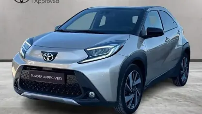 Usata Toyota Aygo X Lounge 72 CV (52 kW) 2022 Beige SUV