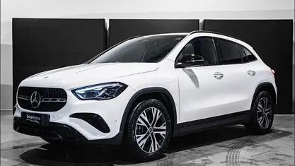 Bianco Nuova 2025 Mercedes GLA200 Advanced Plus SUV | 43.718 € (Ottimo prezzo)