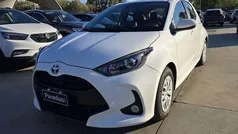 Bianco Usata 2024 Toyota Yaris Hybrid Business Edition Tre volumi | 19.900 € (Ottimo prezzo)