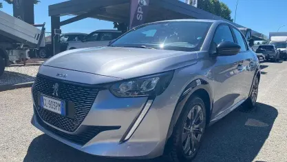 Gebraucht Peugeot e-208 Active 56 kW (77 PS) 2022 Grau Kleinwagen