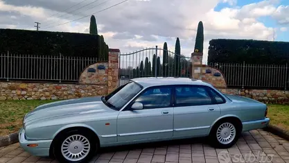Usata Jaguar XJ8 237 CV (174 kW) 1998 Berlina