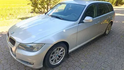 Usata BMW 318 143 CV (105 kW) 2010 Grigio Station wagon