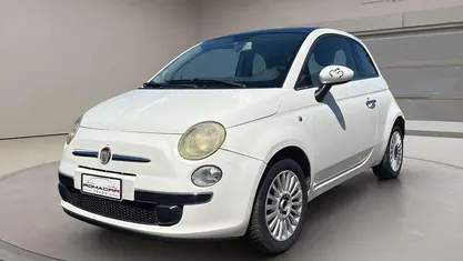 Begagnad Fiat 500 Lounge 75 HK (55 kW) 2008 Vit Sedan