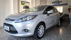Usata 2011 Ford Fiesta Due volumi | 5300 € (Buon prezzo)