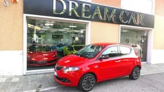 Rosso metallizzato Usata 2022 Lancia Ypsilon Gold Due volumi | 11.990 € (Buon prezzo)