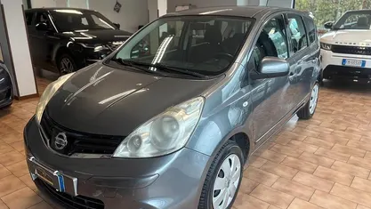 Grigio Usata 2012 Nissan Note Tekna Tre volumi | 3900 € (Buon prezzo)