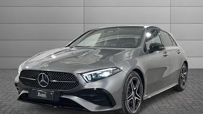 Nuova Mercedes A180 116 CV (85 kW) 2025 Grigio montagna Berlina