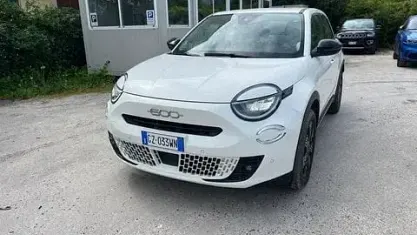 Usata Fiat 600 145 CV (106 kW) 2025 Bianco SUV