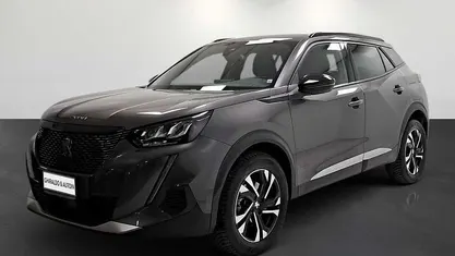 Usata 2023 Peugeot 2008 Allure SUV | 21.400 € (Buon prezzo)
