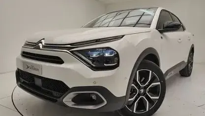 Usado Citroën e-C4 Shine 114 kW (156 CV) 2023 Blanco SUV