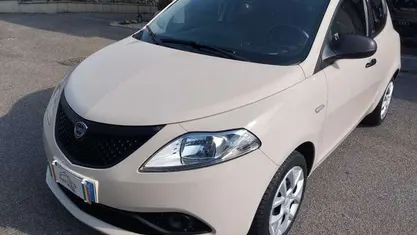 Beige pastello Usata 2019 Lancia Ypsilon Due volumi | 10.000 € (Buon prezzo)