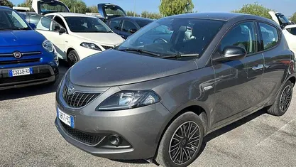 Grigio Usata 2023 Lancia Ypsilon Gold Due volumi | 12.900 € (Buon prezzo)