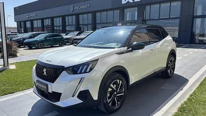 Usata Peugeot 2008 GT 131 CV (96 kW) 2023 Bianco SUV