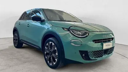 Usata Fiat 600 La Prima 110 CV (80 kW) 2025 Blu/azzurro SUV